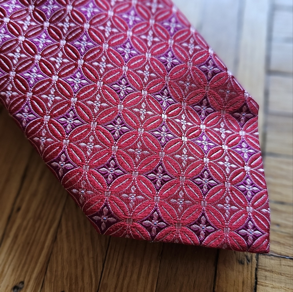 2 For $40. Holt Renfrew 100% silk tie, made in Italy.